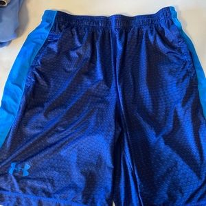 Under Armour men’s shorts large